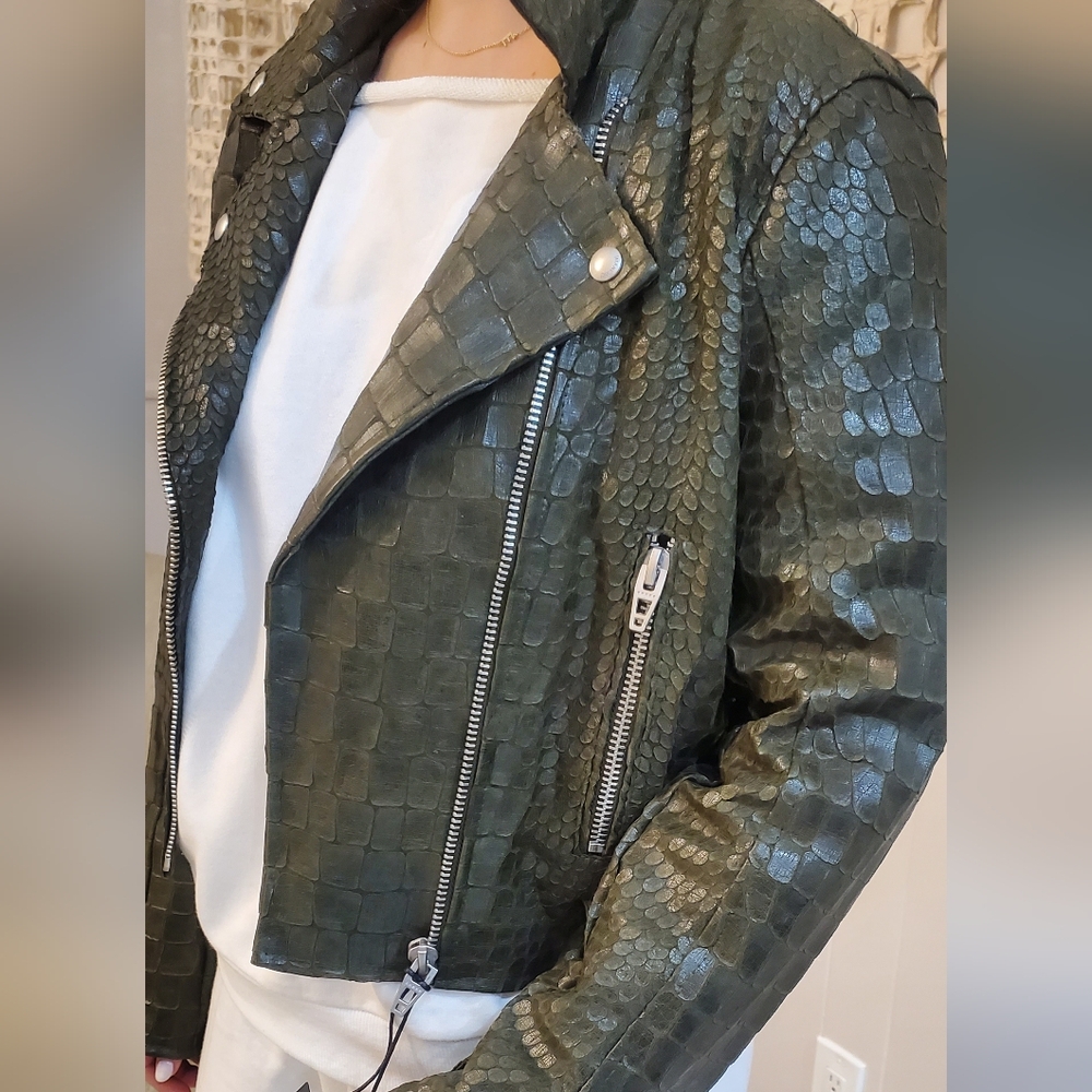 Brand new, never used blanknyc green jacket size M - L